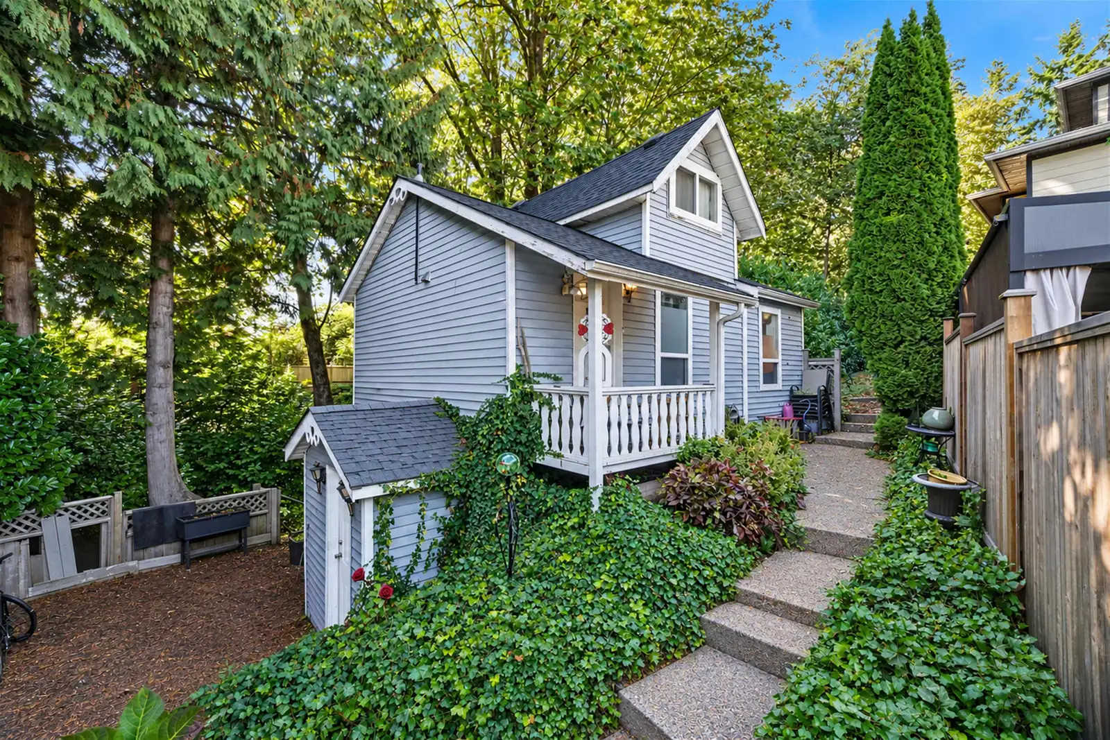 1004 DELESTRE AVENUE, Coquitlam BC V3K 2G8