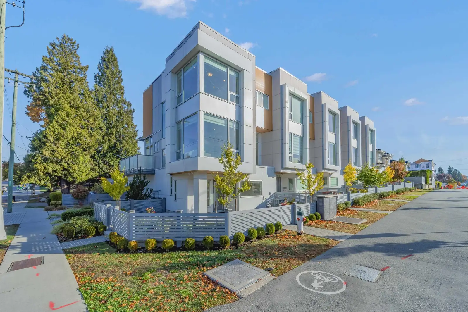 5601 RUMBLE STREET, Burnaby BC V5J 2C3