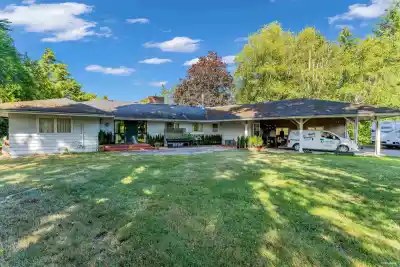 18224 32 AVENUE, Surrey BC V3Z 1C6