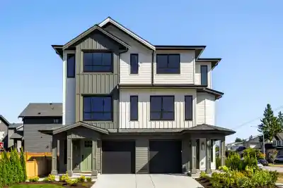 102 16795 EDGEWOOD DRIVE, Surrey BC V3Z 9X9