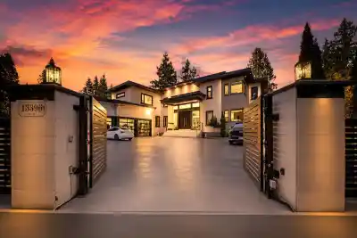 13396 CRESCENT ROAD, Surrey BC V4P 1K4
