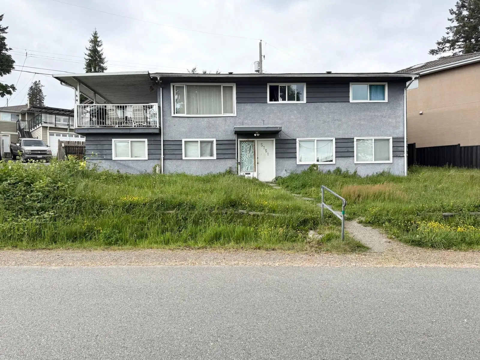 5751 CAPITOL DRIVE, Burnaby BC V5B 1P5