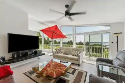 1725 ROSEBERY AVENUE, West Vancouver BC V7V 2Z5