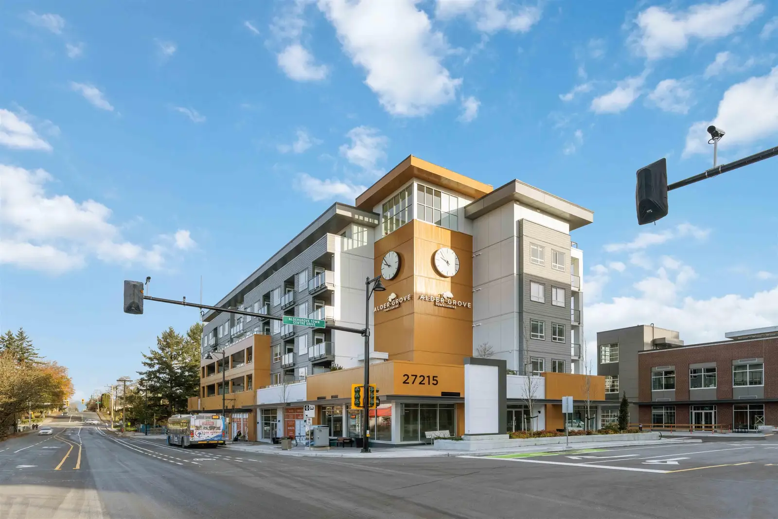 302 27215 ALDERGROVE TOWN CENTRE DRIVE, Langley BC V4W 0E3
