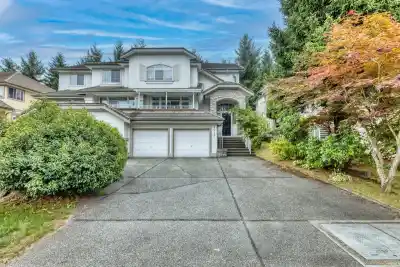 2015 PARKWAY BOULEVARD, Coquitlam BC V3E 3J8