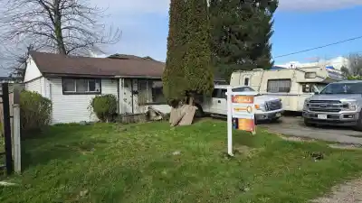 12713 113B AVENUE, Surrey BC V3V 3N2