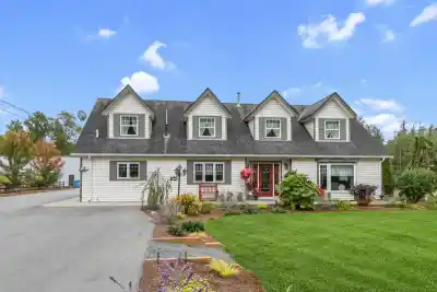 21770 40 AVENUE, Langley BC V2Z 1N7