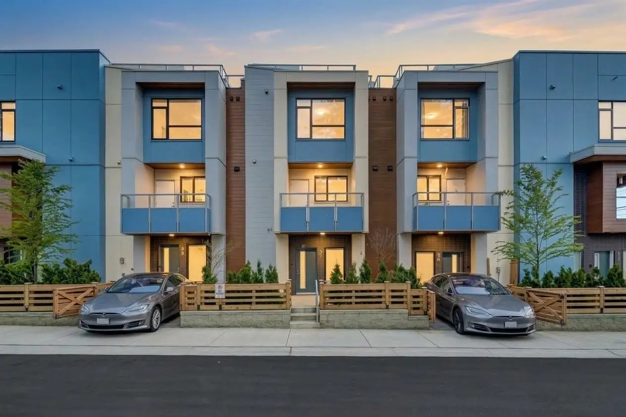 37 5858 132 STREET, Surrey BC V3X 1N1