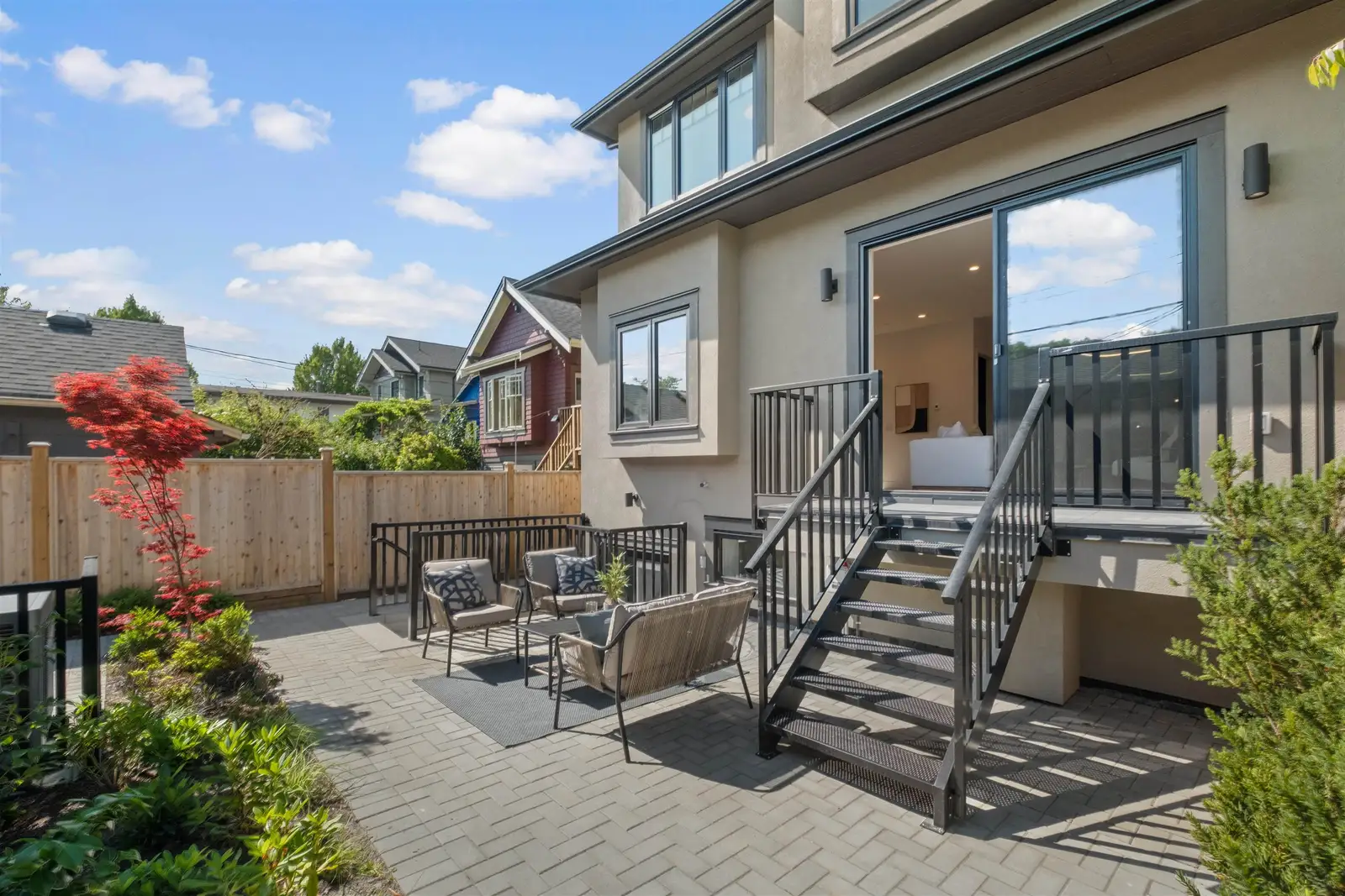 2236 E 5TH AVENUE, Vancouver BC V5N 1M8