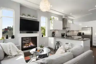 1382 E 17TH AVENUE, Vancouver BC V5V 1C8