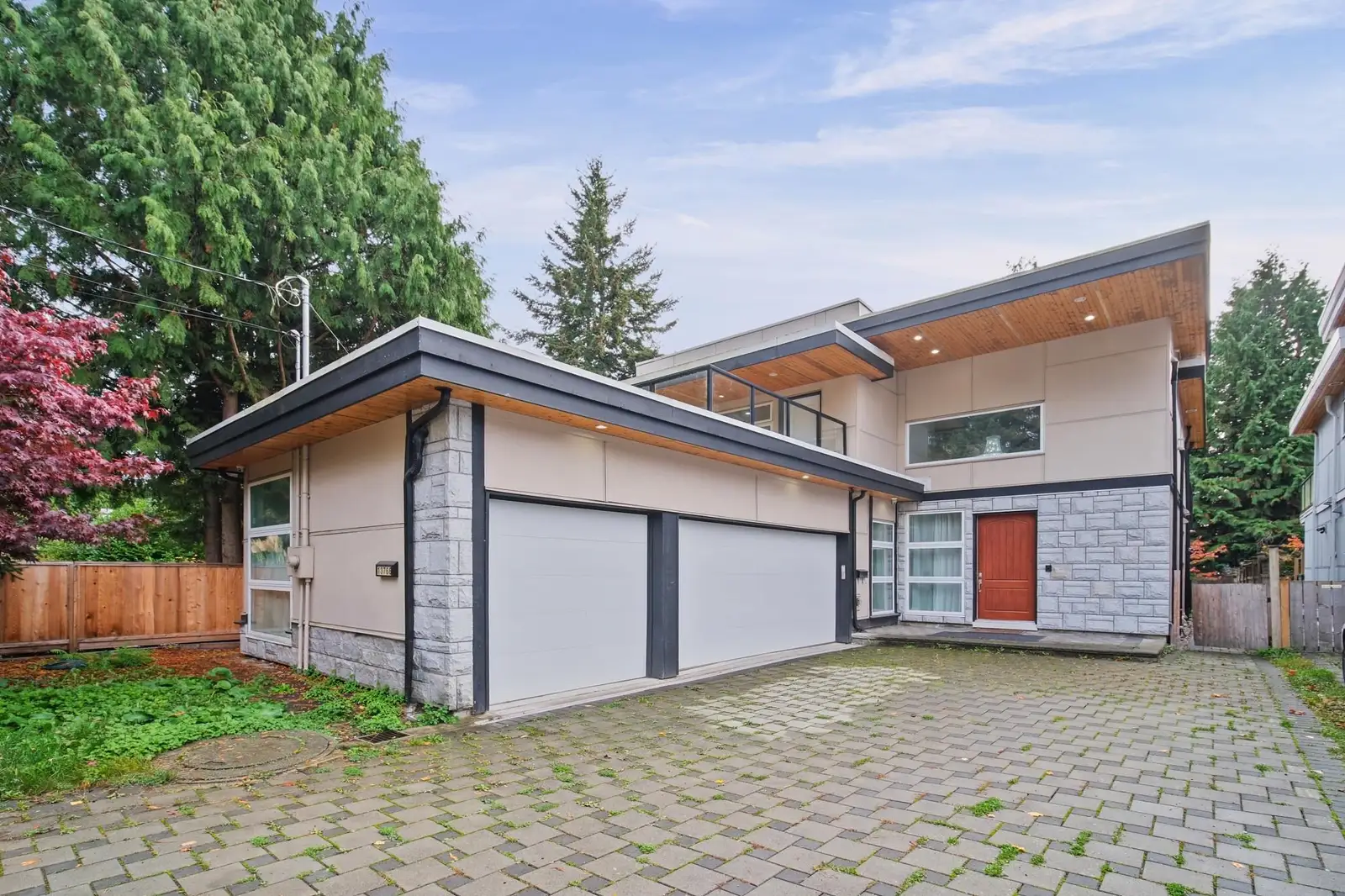 13766 NORTH BLUFF ROAD, White Rock BC V4B 3B9