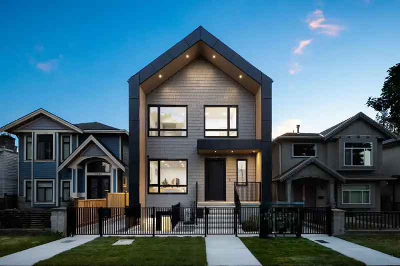 1 6831 SALISBURY AVENUE, Burnaby