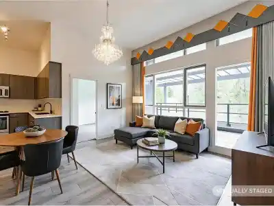 405 15628 104 AVENUE, Surrey BC V4N 2J3