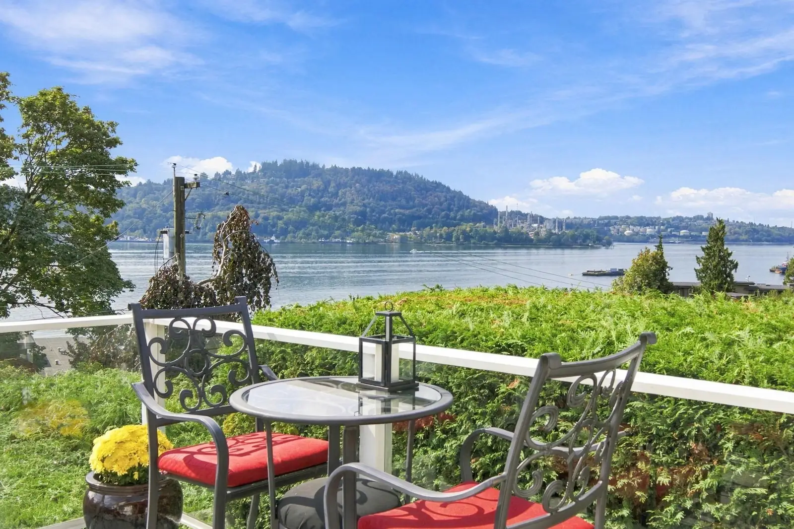 3950 SPARROW LANE, North Vancouver BC V7G 2M8