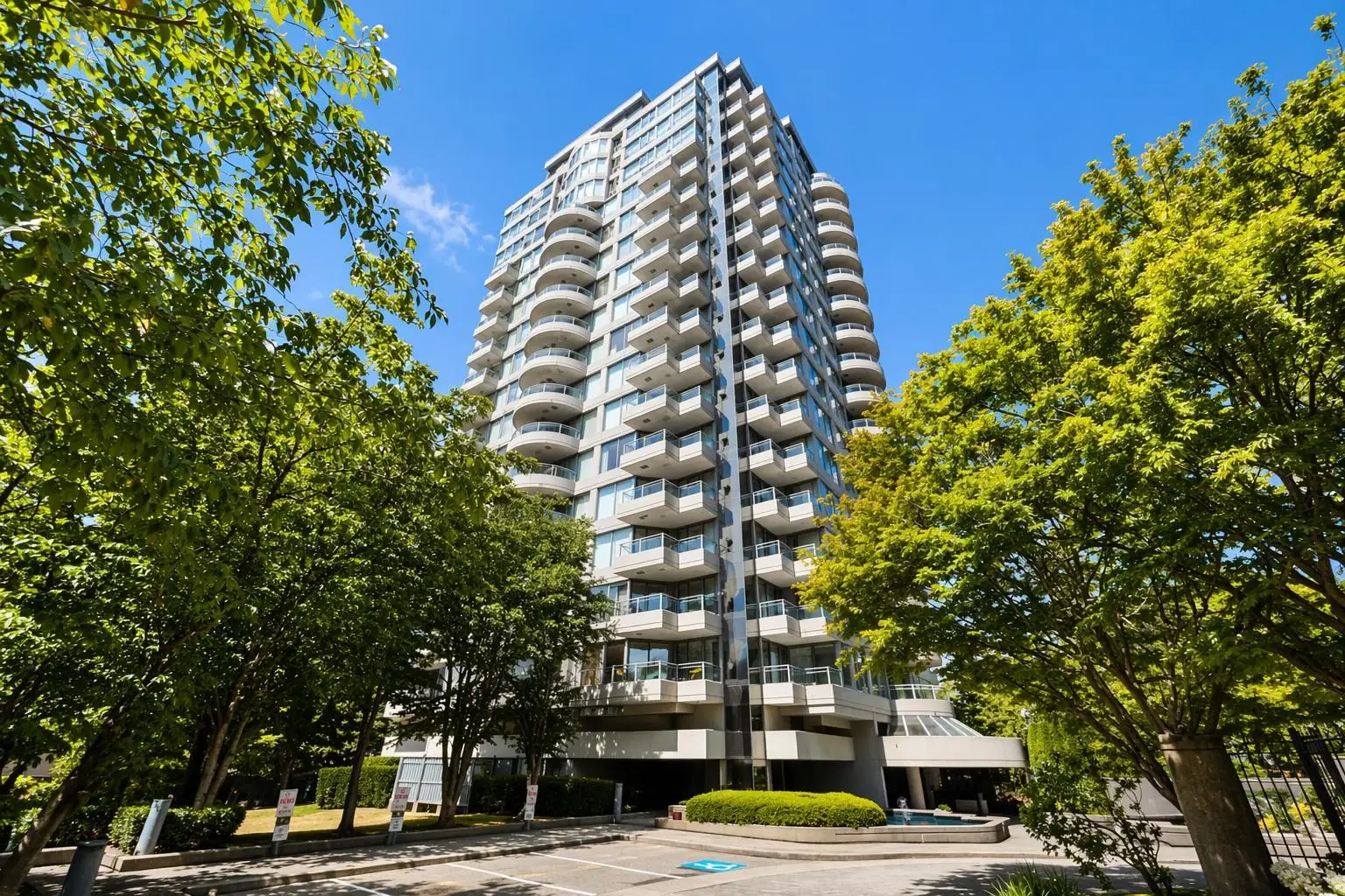 702 13353 108 AVENUE, Surrey BC V3T 5T5