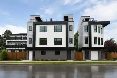 3 6118 IRMIN STREET, Burnaby BC V5J 4W2
