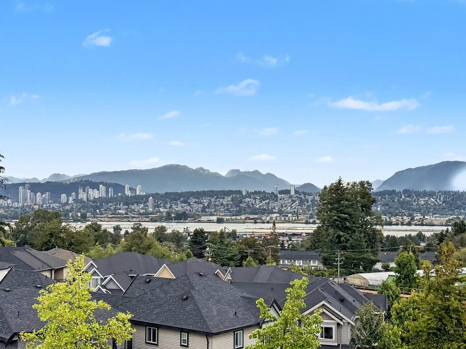 515 11077 RAVINE ROAD, Surrey BC V3T 3X5
