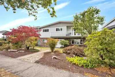 2412 E 40TH AVENUE, Vancouver BC V5R 2V7