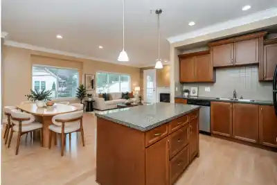 301 22150 DEWDNEY TRUNK ROAD, Maple Ridge BC V2X 3H6