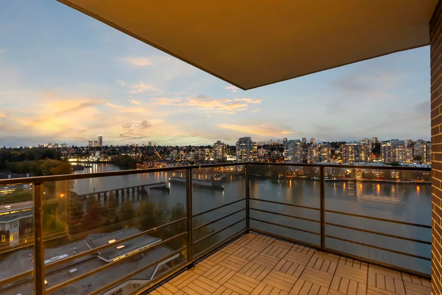 1204 210 SALTER STREET, New Westminster BC V3M 0J9