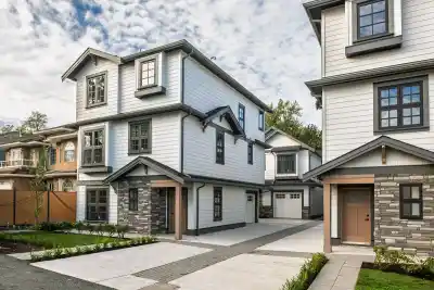 2 7609 COLDICUTT STREET, Burnaby BC V3N 3Z5