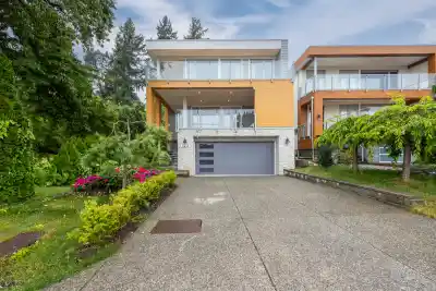 1245 KENT STREET, White Rock BC V4B 4T6