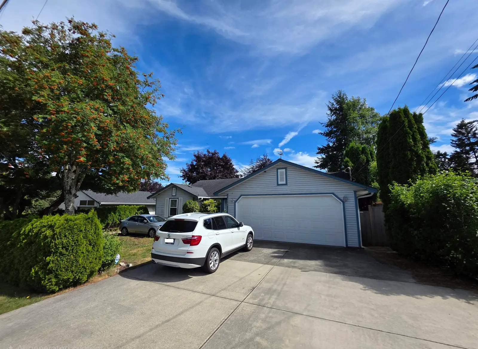 15580 20 AVENUE, Surrey BC V4A 2A5