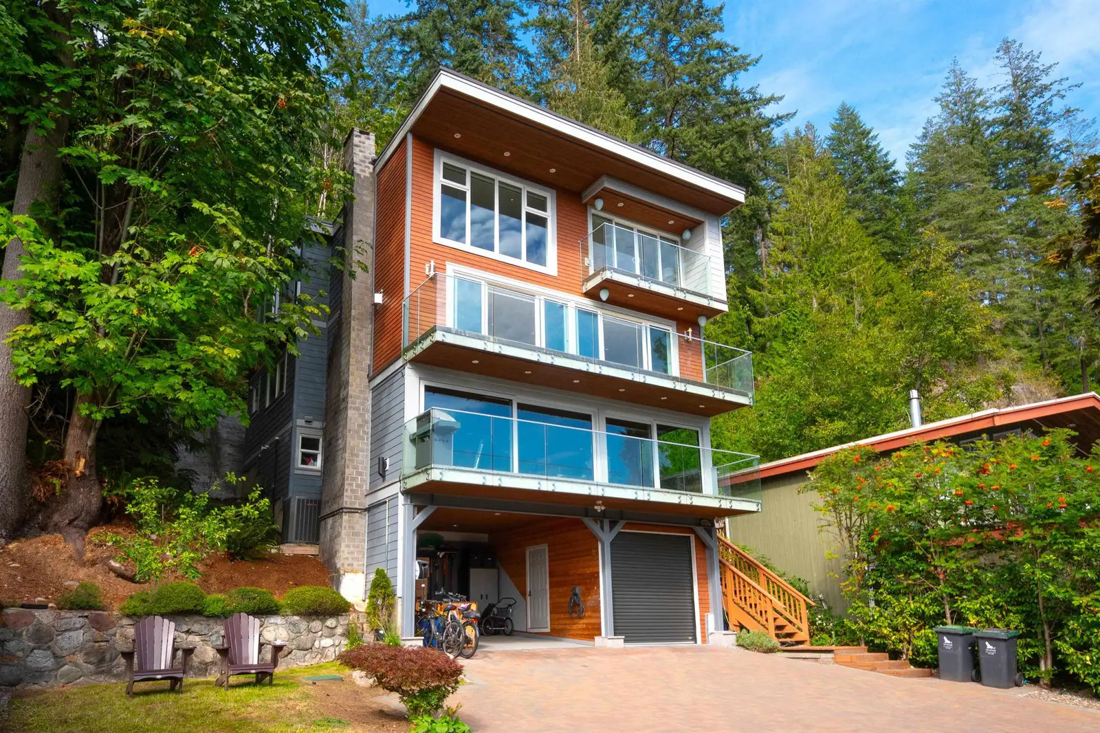 2867 PANORAMA DRIVE, North Vancouver BC V7G 1V7