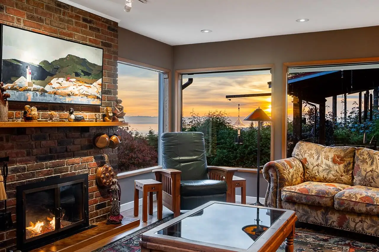 2215 CHAIRLIFT ROAD, West Vancouver BC V7S 2T4