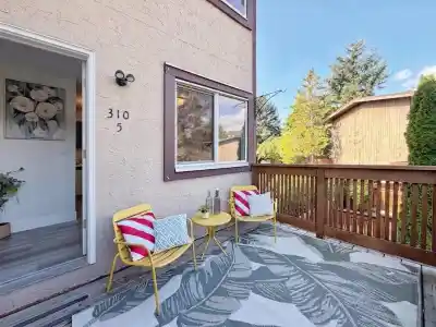 5 310 HIGHLAND WAY, Port Moody BC V3H 3V7