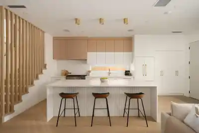 1 810 E 22ND AVENUE, Vancouver BC V5V 1V7