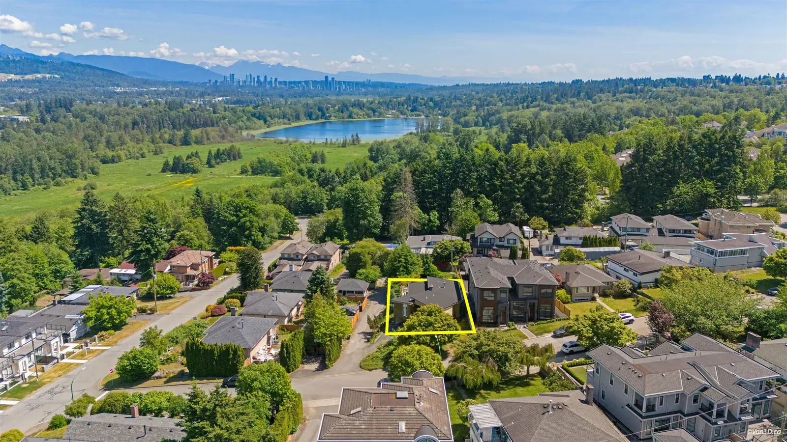 5578 OAKGLEN DRIVE, Burnaby BC V5H 3M5