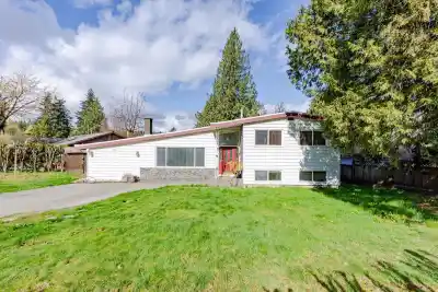 11411 LOUGHREN DRIVE, Surrey BC V3R 4Z5