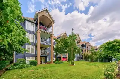 402 1190 EASTWOOD STREET, Coquitlam BC V3B 7S1