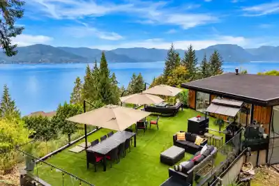 195 KELVIN GROVE WAY, West Vancouver BC V0N 2E0