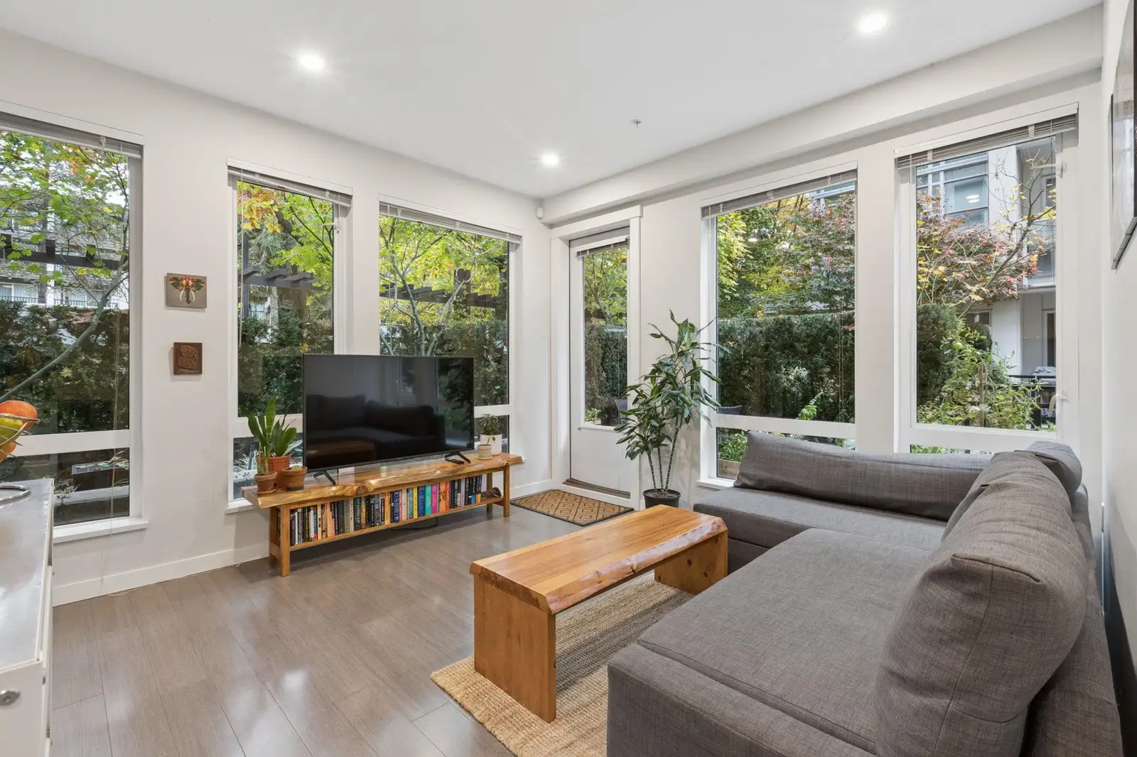 113 277 W 1ST STREET, North Vancouver BC V7M 0E8