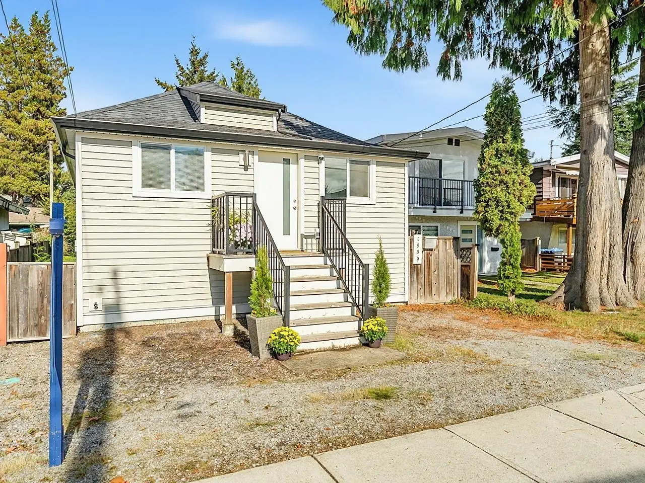 1959 MANNING AVENUE, Port Coquitlam BC V3B 1L3