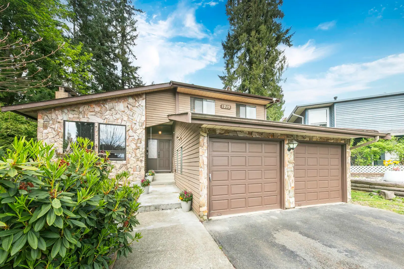 1215 CYPRESS PLACE, Port Moody BC V3H 3Y7