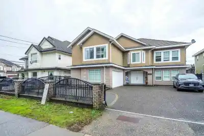 13027 68 AVENUE, Surrey BC V3W 2E5