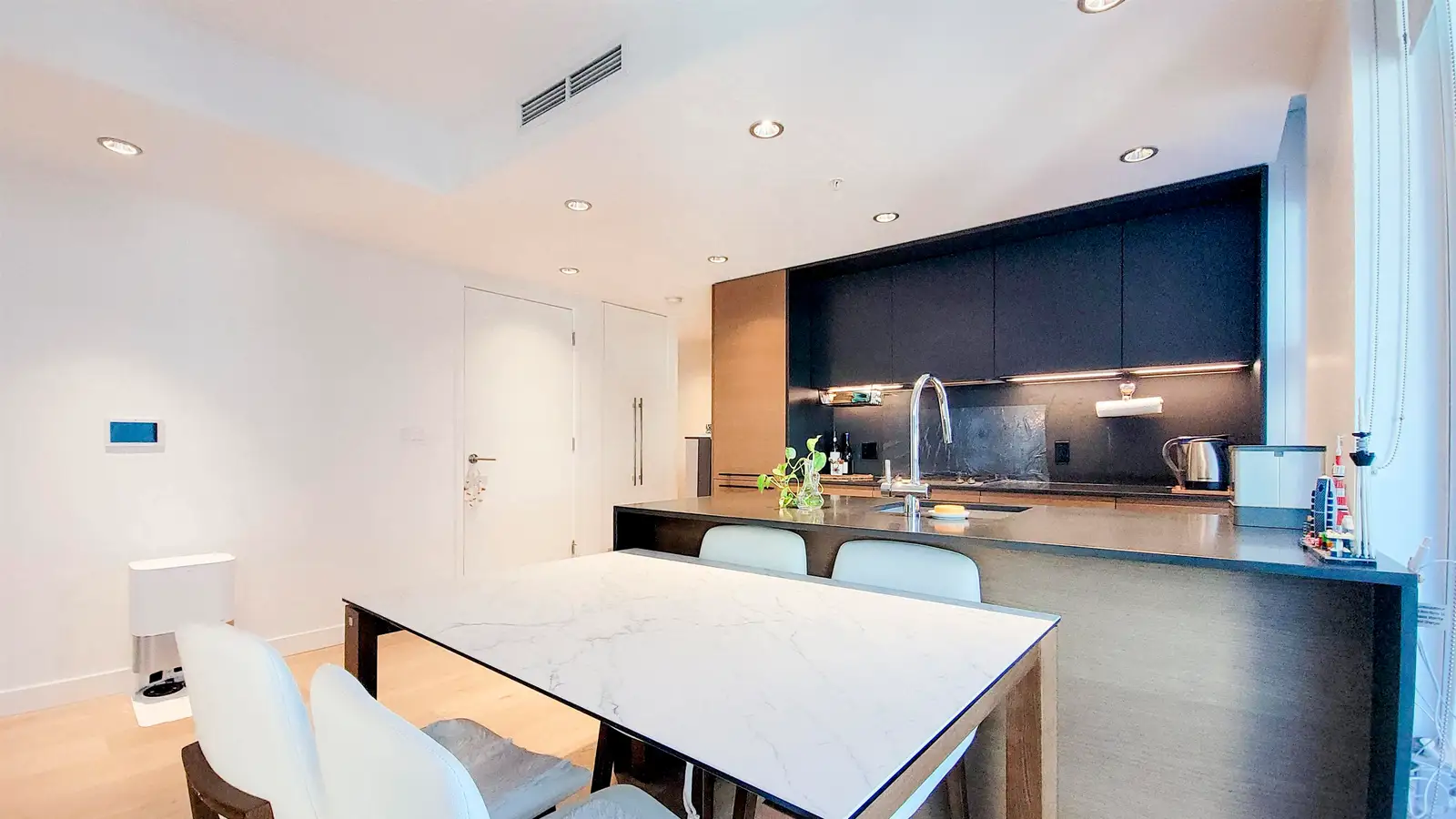 1705 1289 HORNBY STREET, Vancouver BC V6Z 0G7