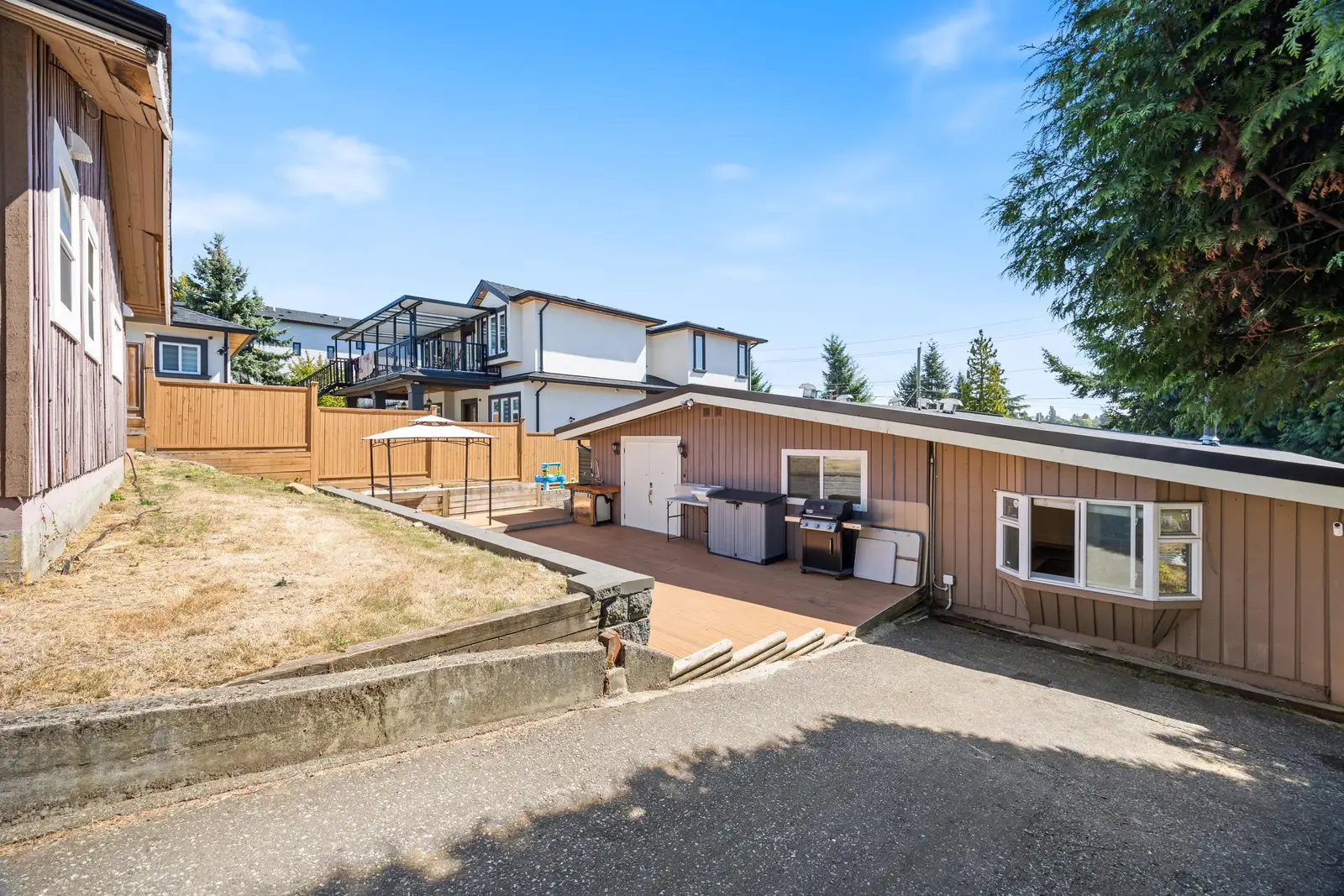 8085 10TH AVENUE, Burnaby BC V3N 2S4