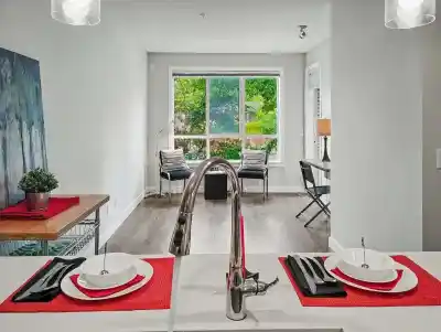 205 15388 105 AVENUE, Surrey BC V3R 0C4
