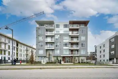 214 13963 105 BOULEVARD, Surrey BC V3T 0M9