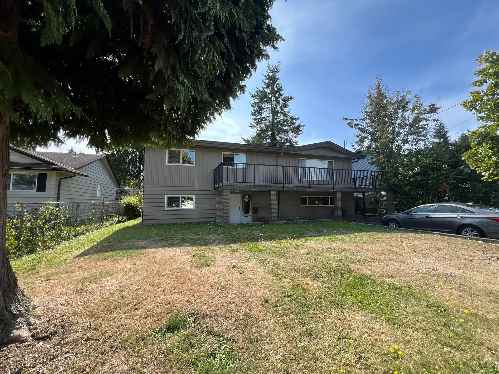 14678 106A AVENUE, Surrey BC V3R 1T6