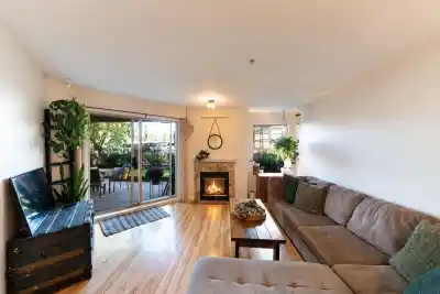 206 215 TWELFTH STREET, New Westminster BC V3M 4H4