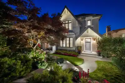 2865 TRINITY STREET, Vancouver BC V5K 1E8