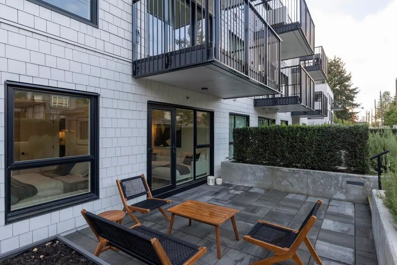 111 2235 E BROADWAY, Vancouver BC V5N 0J5