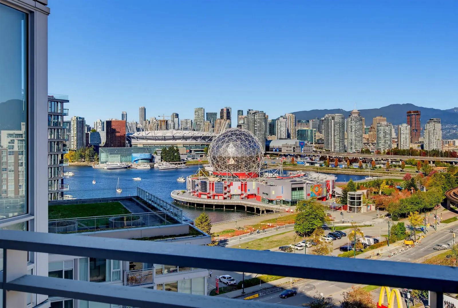 1711 1618 QUEBEC STREET STREET, Vancouver BC V6A 0C5