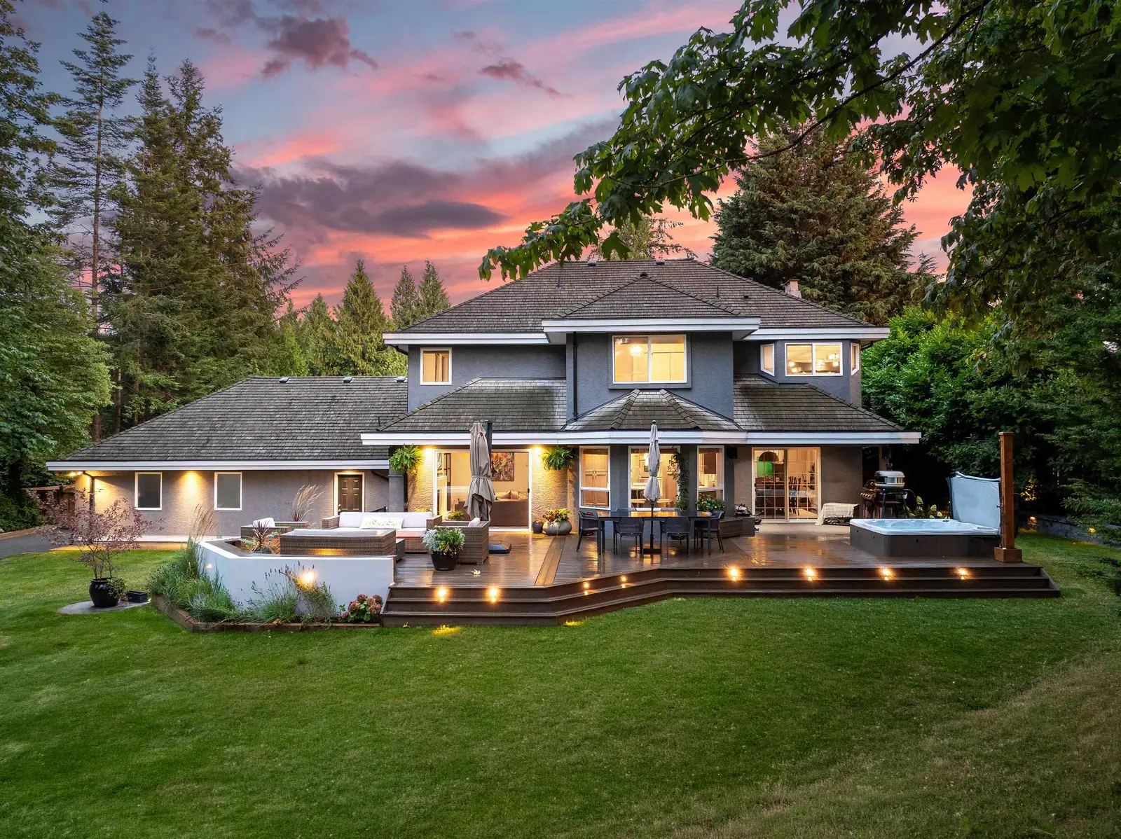 13877 32 AVENUE, Surrey BC V4P 2B6
