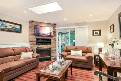 8037 139A STREET, Surrey BC V3W 6P9